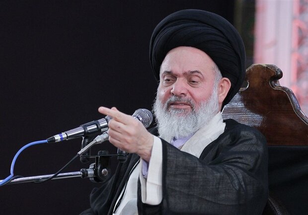 آیت الله حسینی بوشهری خطاب به مبلغان: از فضای مجازی غافل نشوید